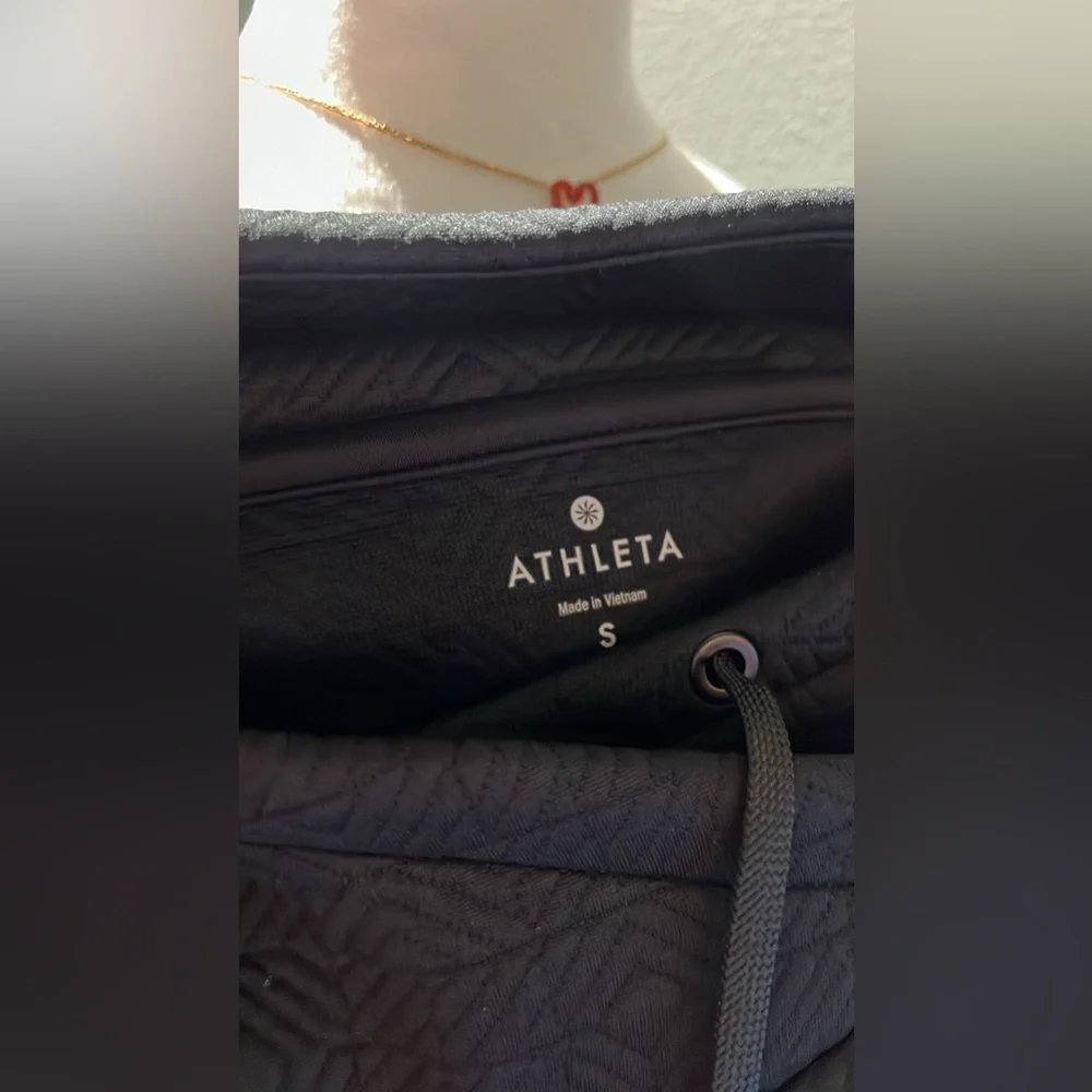 BRAND NEW ATHLETA HOODIE SIZE SMALL - Picture 5 of 6